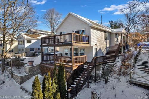 11050 Charles Dr, Byron, MI, 48418-9007 | Card Image