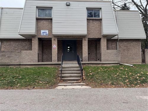 182-17 Old Pine Trail, Saint Catharines, ON, L2M6P9 | Card Image