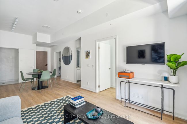 305 - 36 Brentcliffe Rd, Condo with 2 bedrooms, 1 bathrooms and null parking in Toronto ON | Image 7