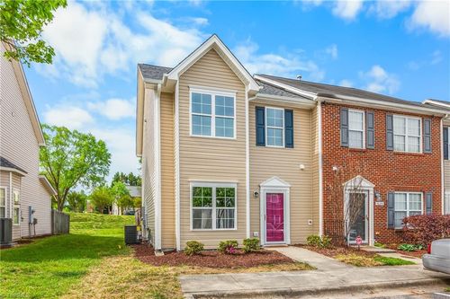 1633 Olivers Crossing Circle, Winston Salem, NC, 27127 | Card Image