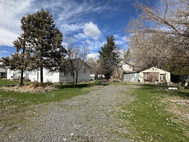 404 Second St, House other with 3 bedrooms, 2 bathrooms and null parking in Fossil OR | Image 4