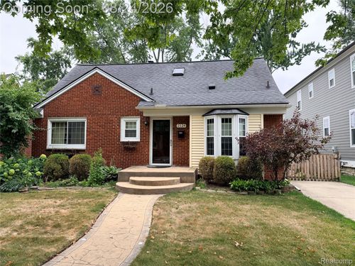 2124 Pembroke Rd, Birmingham, MI, 48009-7504 | Card Image