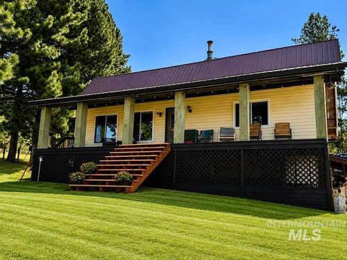40 Atkin Ln, Cascade, ID, 83611-5310 | Card Image