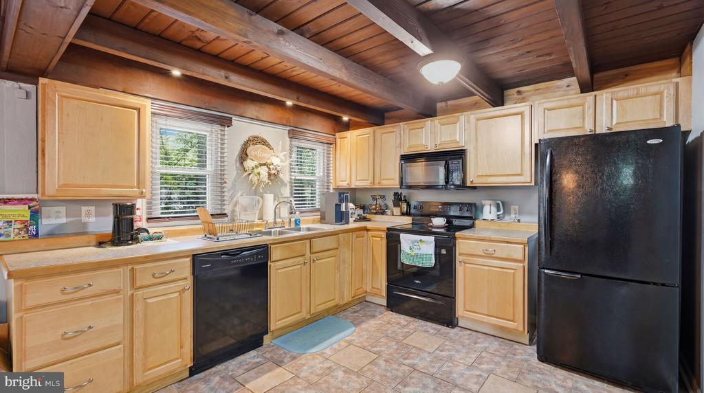 Residential in LOCUST GROVE 4