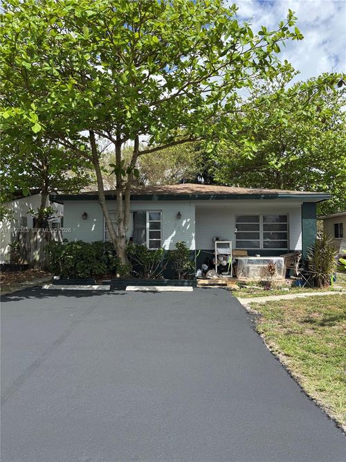 rear-825 Ne 7th St, Hallandale Beach, FL, 33009-3544 | Card Image