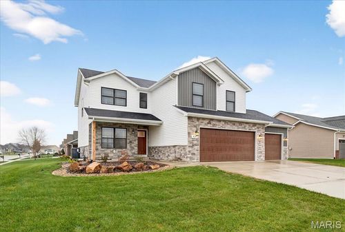 421 Chamberlain Dr, Troy, IL, 62294-3270 | Card Image