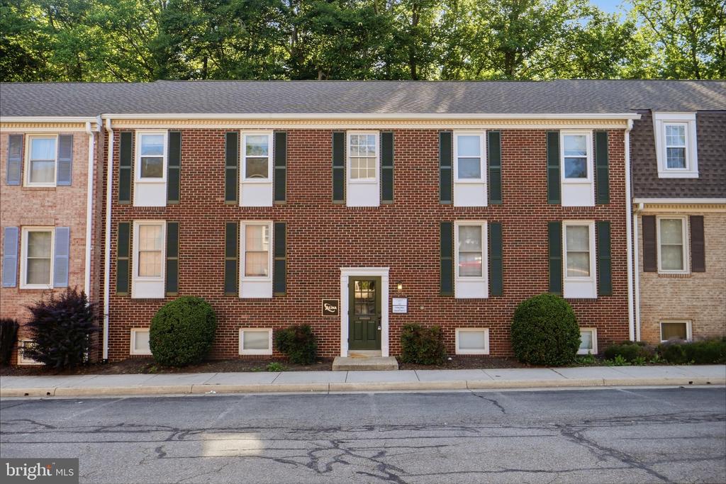 24g-5528 Hempstead Way, Springfield, VA 22151