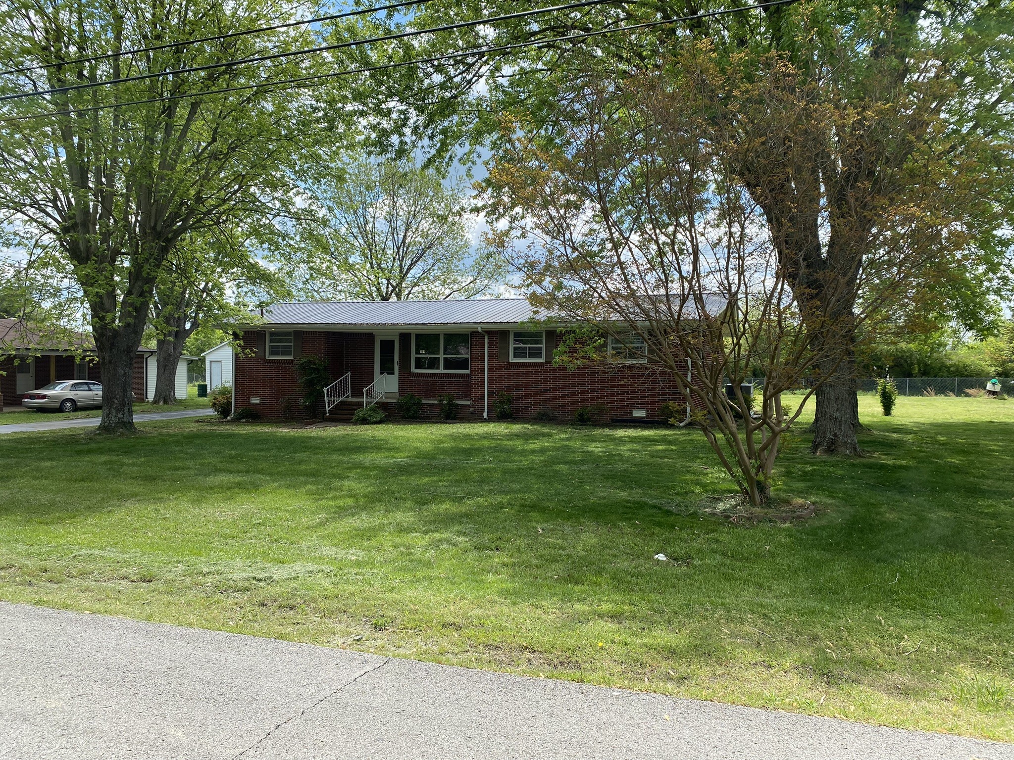Hills Dr, Mcminnville, TN 37110