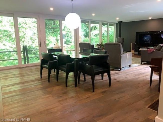 38 Oak Ave, House other with 3 bedrooms, 2 bathrooms and 5 parking in Dundas ON | Image 17