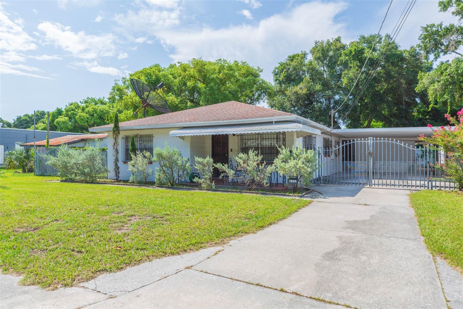 28th Ave, Tampa, FL 33605
