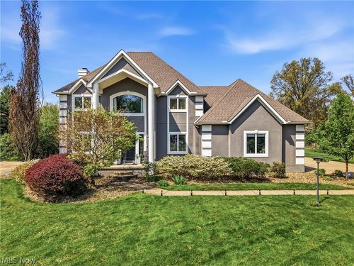 5758 Logan Arms Dr, Girard, OH, 44420-1642 | Card Image