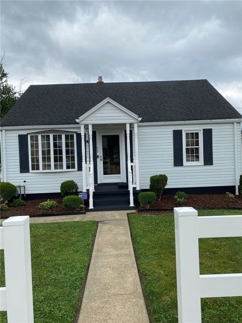 11 S Oak St, Fairchance, PA, 15436-1016 | Card Image