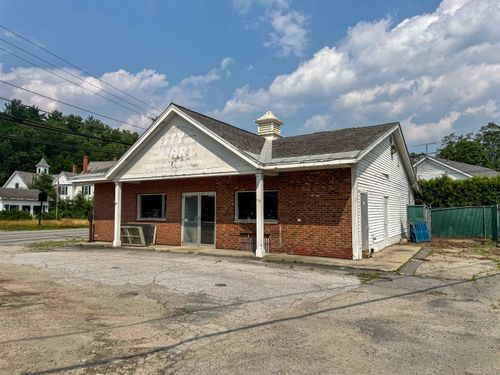 39 S Main Street, Chester, VT, 05143 | Card Image