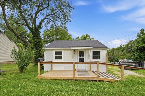 1100 S Savage St, Independence, MO, 64050-4651 | Card Image