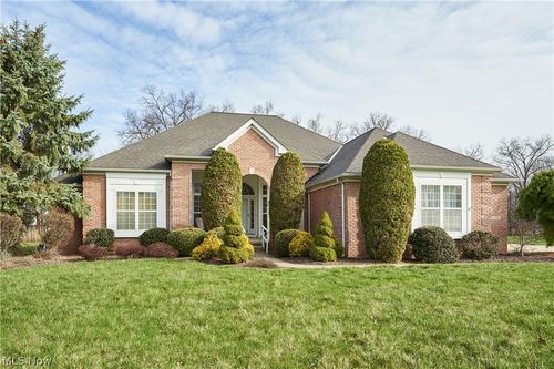 6318 Oak Point Ests, Lorain, OH, 44053-1872 | Card Image