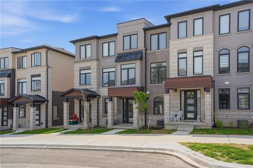33-155 Equestrian Way, Cambridge, ON, N3E0E8 | Card Image