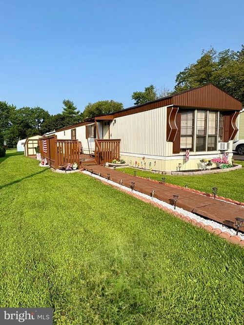 5780 Pfeiffer Cir, Germansville, PA, 18053-2151 | Card Image
