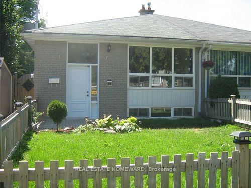 main-218 Alsace Rd, Richmond Hill, ON, L4C2W8 | Card Image