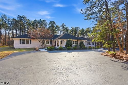 379 E Bird Village Rd, Jackson, NJ, 08527-4642 | Card Image