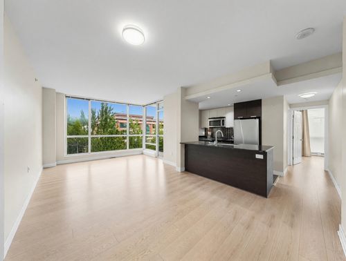 605-2968 Glen Dr, Coquitlam, BC, V3B0C4 | Card Image