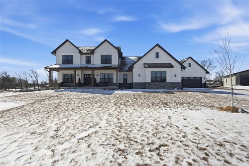 9267 Feather Ridge Pass, Cedar Rapids, IA, 52411-8310 | Card Image