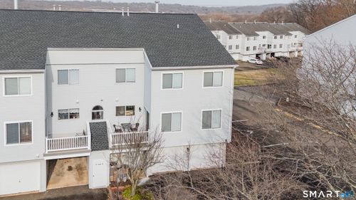 86 Staffordshire Commons Dr, Wallingford, CT, 06492-1757 | Card Image