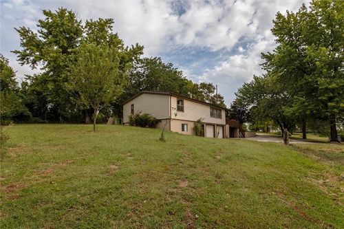 10109 Riverview Ave, Edwardsville, KS, 66111-1401 | Card Image