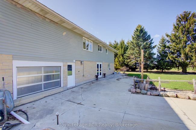 8715 Wellington Rd 7, House other with 4 bedrooms, 2 bathrooms and 10 parking in Palmerston ON | Image 4