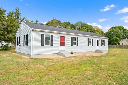 18 Tacoma Ct, Groton, CT, 06340-4715 | Card Image