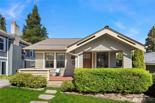 324 Ne 54th St, Seattle, WA, 98105-3732 | Card Image