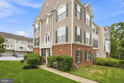 2009 Garrison Dr, CHESTER SPRINGS, PA, 19425-3916 | Card Image