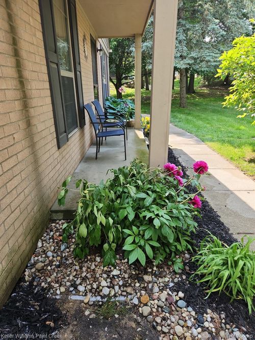 3146 Hidden Trl, Waterford, MI, 48328-2554 | Card Image