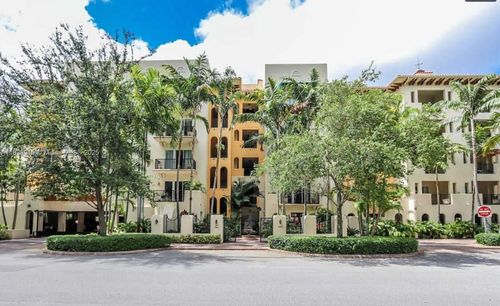 unit-405-642 Valencia Ave, Coral Gables, FL, 33134-5649 | Card Image