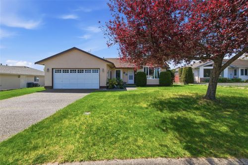 704 Ermineskin Ave, Parksville, BC, V9P2L4 | Card Image