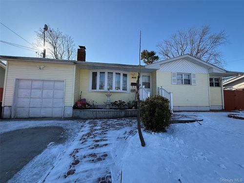 200 Hancock Street, Islip, NY, 11717 | Card Image