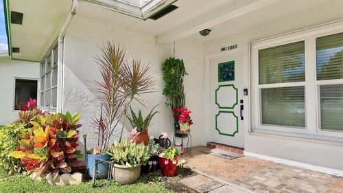 a111-1061 Nw 85th Ter, Plantation, FL, 33322-4548 | Card Image