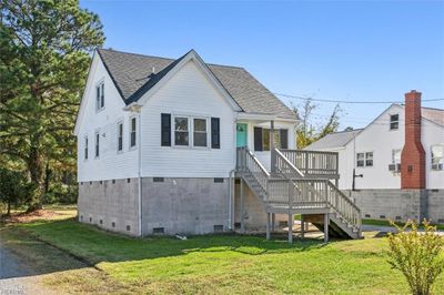 90 Ridge Road, House other with 4 bedrooms, 2 bathrooms and null parking in Poquoson VA | Image 3