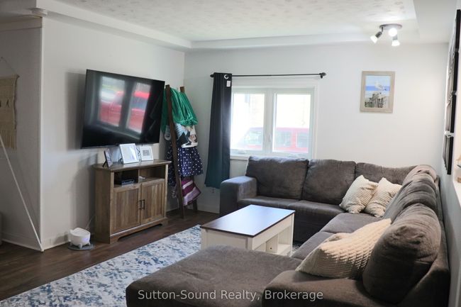 31 Yonge St S, House other with 4 bedrooms, 2 bathrooms and 4 parking in Tara ON | Image 45