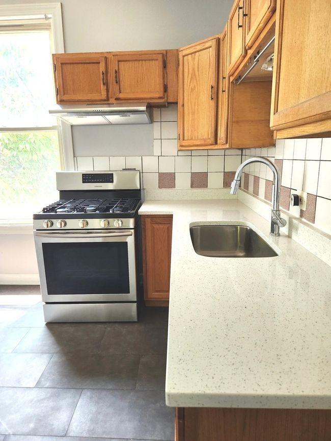APT-2 - 5325 S Honore St, Home with 3 bedrooms, 2 bathrooms and null parking in Chicago IL | Image 9