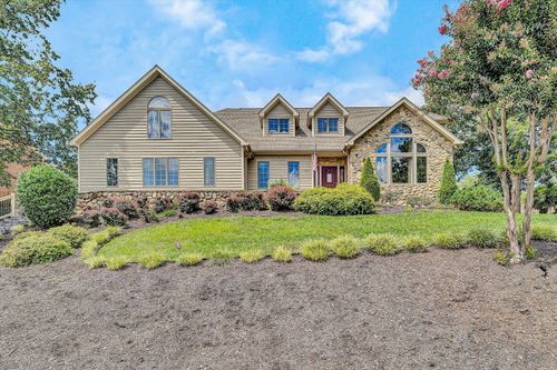 812 Scott Cir, Salem, VA, 24153-2661 | Card Image