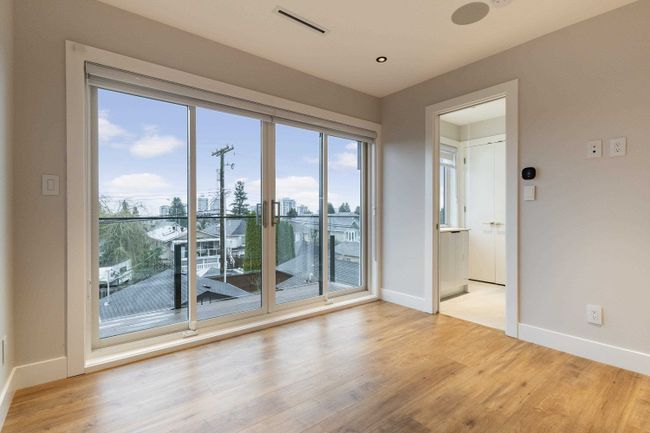 241 E 21 Street, Home with 4 bedrooms, 3 bathrooms and 1 parking in North Vancouver BC | Image 20