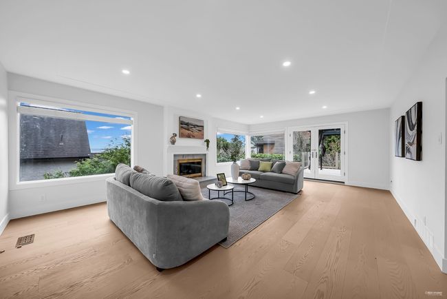 4030 Ripple Rd, House other with 4 bedrooms, 3 bathrooms and 4 parking in West Vancouver BC | Image 27