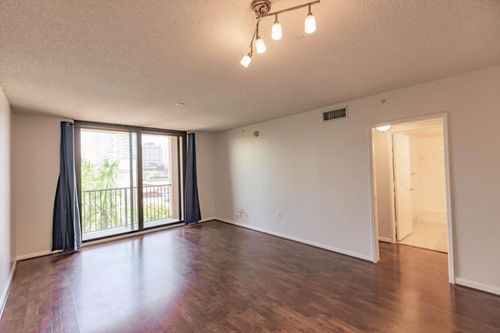 apt-506-651 Okeechobee Blvd, West Palm Beach, FL, 33401-6035 | Card Image