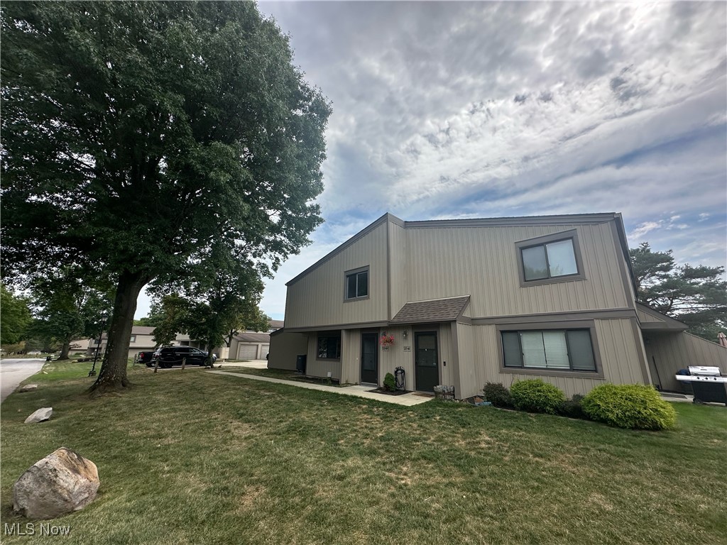 Harbour Light Dr, North Royalton, OH 44133