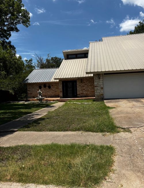 302 Meadow Creek Dr, Pflugerville, TX, 78660-6803 | Card Image