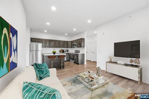 315 Railroad Ave, East Rutherford, NJ, 07073-1716 | Card Image