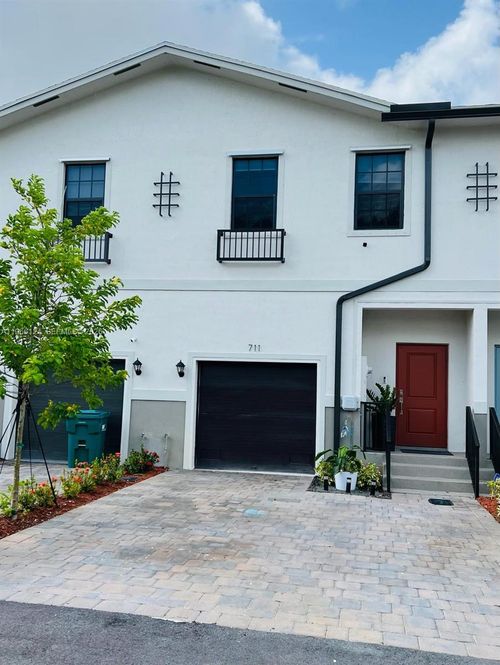 711 Sw 11th St, Florida City, FL, 33034-4890 | Card Image