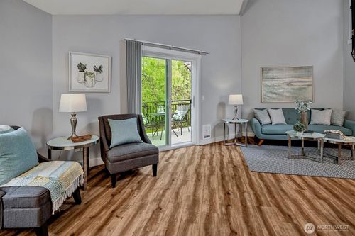 apt-d302-15819 Ne Leary Way, Redmond, WA, 98052-4348 | Card Image