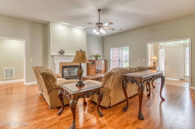 1707 Maremont Rd, House other with 3 bedrooms, 2 bathrooms and 2 parking in Knoxville TN | Image 7