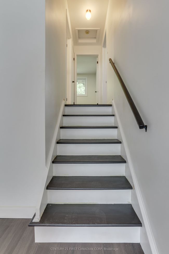 207 Cairn St, House attached with 4 bedrooms, 2 bathrooms and 3 parking in London ON | Image 8